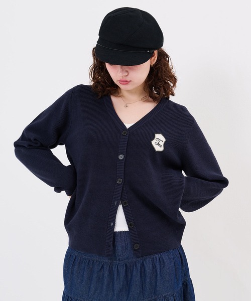 TINA:JOJUN(ティーナジョジュン)の「ワッペン付き Vネック ニット カーディガン TINA:JOJUN(ニット/セーター・レディース・アイボリー/ネイビー/ホワイト×ブラック・M)」の14枚目の写真