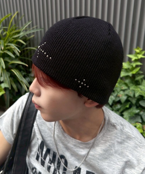 Chikashitsu +（チカシツプラス）の「【Chikashitsu +】stella studs knit beanie / 【チカシツプラス】ステラスタッズニットビーニー（ニットキャップ/ビーニー・メンズ・ブラック・ONE SIZE）」の8枚目の写真