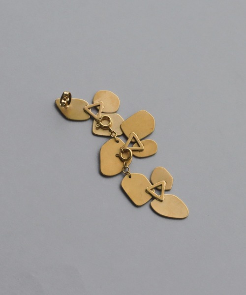 abaskdesign（アバスクデザイン）の「金属アレルギー対応　リーフモチーフロングピアス（ピアス（両耳用）・レディース・ゴールド・FREE）」の8枚目の写真