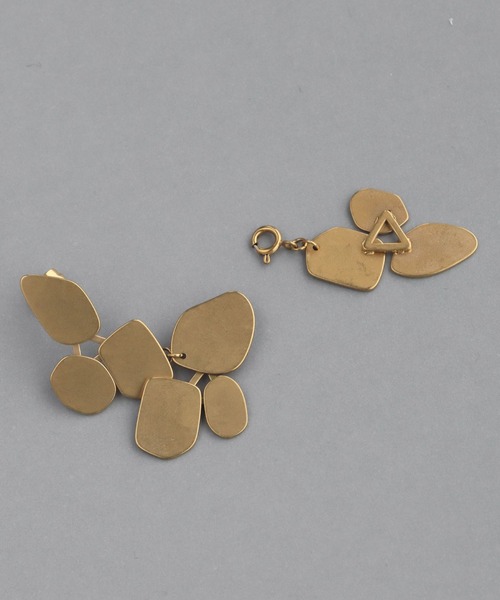 abaskdesign（アバスクデザイン）の「金属アレルギー対応　リーフモチーフロングピアス（ピアス（両耳用）・レディース・ゴールド・FREE）」の11枚目の写真