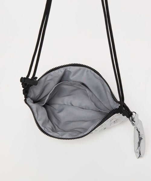 CITEN(シテン)の「【別注】<Chari ×CITEN> パデッドサコッシュ(ショルダーバッグ・レディース・ホワイト/シルバー・FREE)」の15枚目の写真