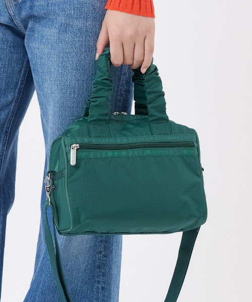 LeSportsac(レスポートサック)の「GH EVERYDAY SM SATCHEL エデングリーン(ショルダーバッグ・レディース・グリーン・FREE)」の2枚目の写真