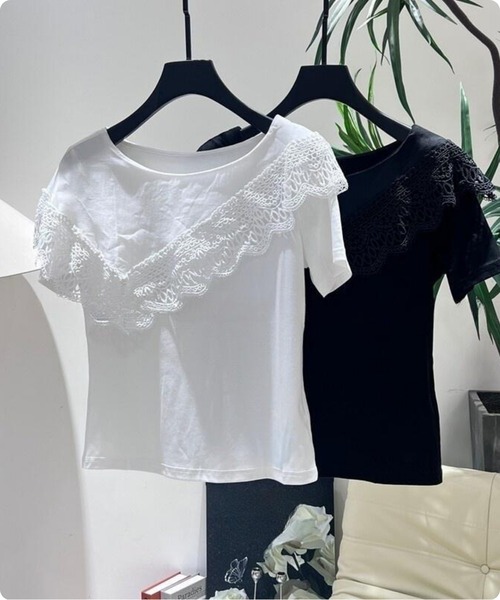 I.O.E（アイオイ）の「【韓国トレンド】レースフリルデザイン ボートネック半袖トップス（Tシャツ/カットソー・レディース・ホワイト/ブラック・FREE）」の14枚目の写真