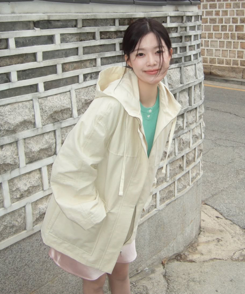 TTUDEMENT(トュードメント)の「HOODED HALF TRENCH_CREAM(トレンチコート・レディース・その他・SMALL/MEDIUM)」の1枚目の写真