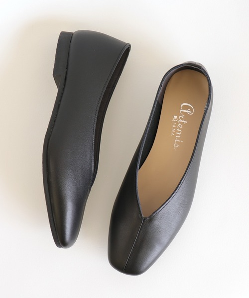 FLAT(フラット)の「牛革 Vカットフラットシューズ(パンプス・レディース・ダークベージュ/シルバー/ブラック・23.0cm/25.0cm/24.5cm/24.0cm/23.5cm/22.5cm)」の5枚目の写真