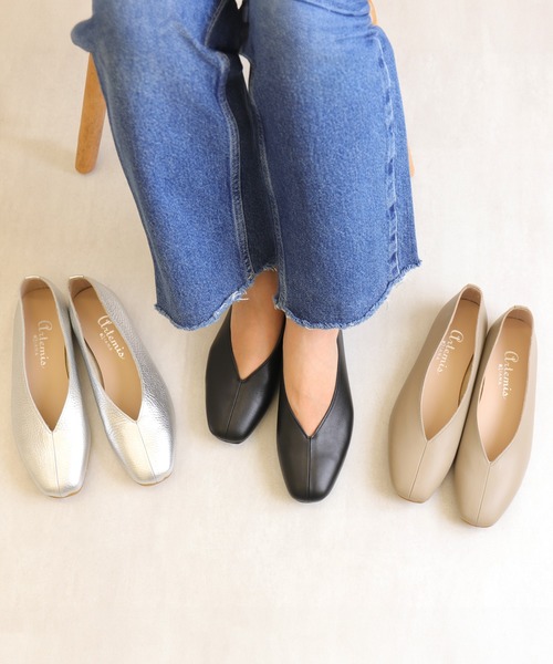 FLAT(フラット)の「牛革 Vカットフラットシューズ(パンプス・レディース・ダークベージュ/シルバー/ブラック・23.0cm/25.0cm/24.5cm/24.0cm/23.5cm/22.5cm)」の12枚目の写真