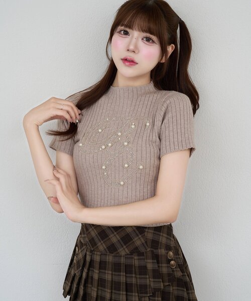 Belle Charme(ベルシャルム)の「【Belle Charme】BC Bijou Logo Rib Knit(ニット/セーター・レディース・ピンク/ブラック/ベージュ/アイボリー・FREE)」の1枚目の写真