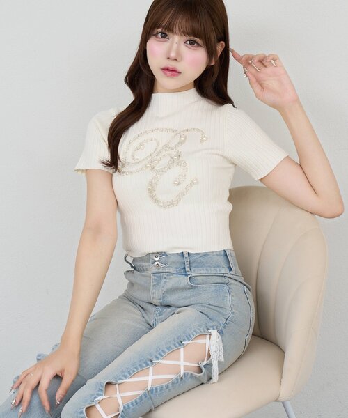 Belle Charme(ベルシャルム)の「【Belle Charme】BC Bijou Logo Rib Knit(ニット/セーター・レディース・ピンク/ブラック/ベージュ/アイボリー・FREE)」の5枚目の写真