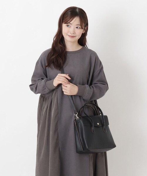 one'sterrace(ワンズテラス)の「Legato LargoかるいかばんDuo2wayショルダー(ショルダーバッグ・レディース・ブラック系8/ベージュ系その他7/アイボリー系8・99)」の9枚目の写真