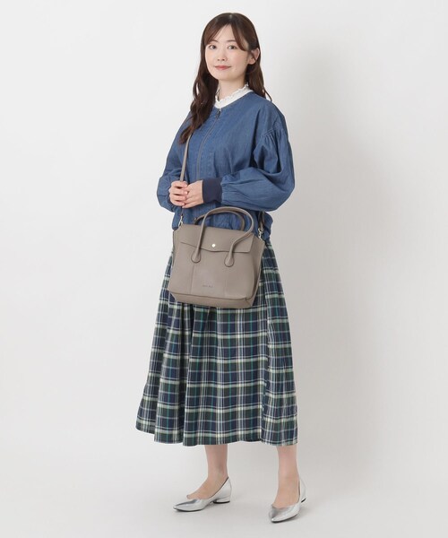 one'sterrace(ワンズテラス)の「Legato LargoかるいかばんDuo2wayショルダー(ショルダーバッグ・レディース・ブラック系8/ベージュ系その他7/アイボリー系8・99)」の12枚目の写真