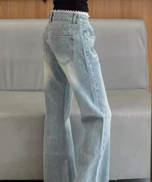 Vipoa(ヴィポア)の「Lace layered flare pants(デニムパンツ・レディース・LIGHT DENIM・LARGE/MEDIUM)」の6枚目の写真