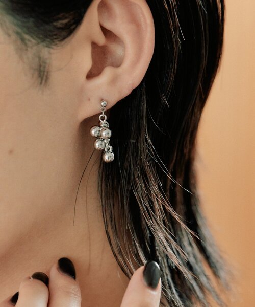 ear PAPILLONNER(イアパピヨネ)の「粒々フリンジピアス《チタンポスト》(ピアス(両耳用)・レディース・シルバー/ゴールド・FREE)」の8枚目の写真