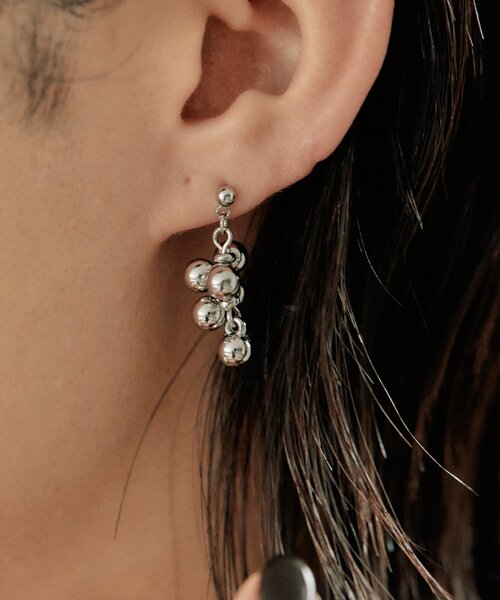 ear PAPILLONNER(イアパピヨネ)の「粒々フリンジピアス《チタンポスト》(ピアス(両耳用)・レディース・シルバー/ゴールド・FREE)」の7枚目の写真