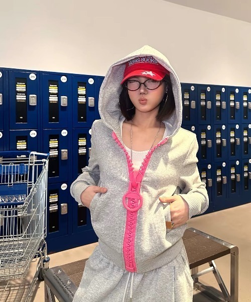 Lis ardent(リスアルダン)の「2026AW BIGスライダーデザイン 配色ジップスウェット/ジップパーカー(パーカー・レディース・ブルー/ピンク/ブラック・M)」の17枚目の写真