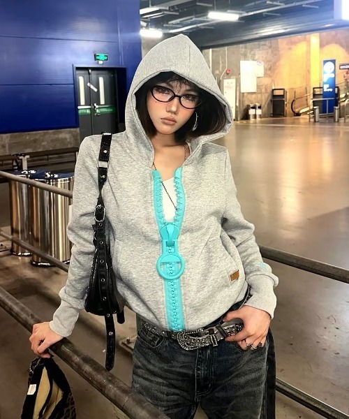 Lis ardent(リスアルダン)の「2026AW BIGスライダーデザイン 配色ジップスウェット/ジップパーカー(パーカー・レディース・ブルー/ピンク/ブラック・M)」の18枚目の写真