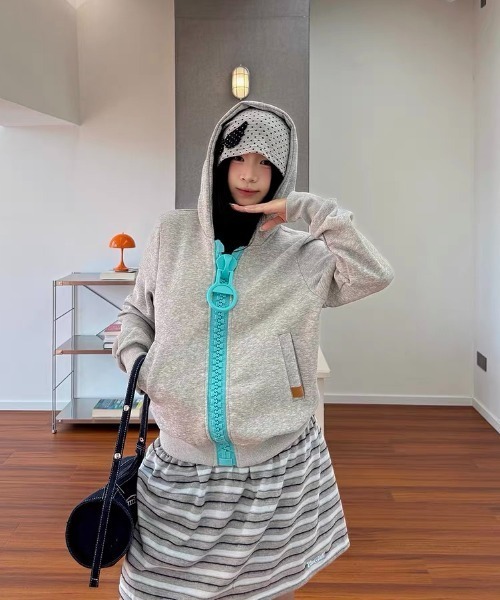 Lis ardent(リスアルダン)の「2026AW BIGスライダーデザイン 配色ジップスウェット/ジップパーカー(パーカー・レディース・ブルー/ピンク/ブラック・M)」の22枚目の写真