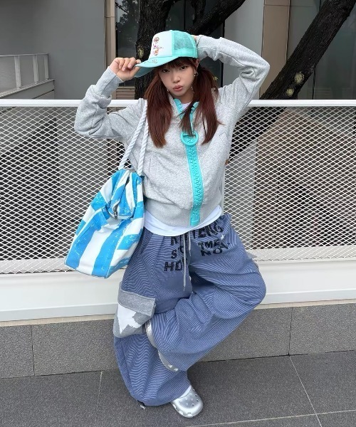 Lis ardent(リスアルダン)の「2026AW BIGスライダーデザイン 配色ジップスウェット/ジップパーカー(パーカー・レディース・ブルー/ピンク/ブラック・M)」の14枚目の写真