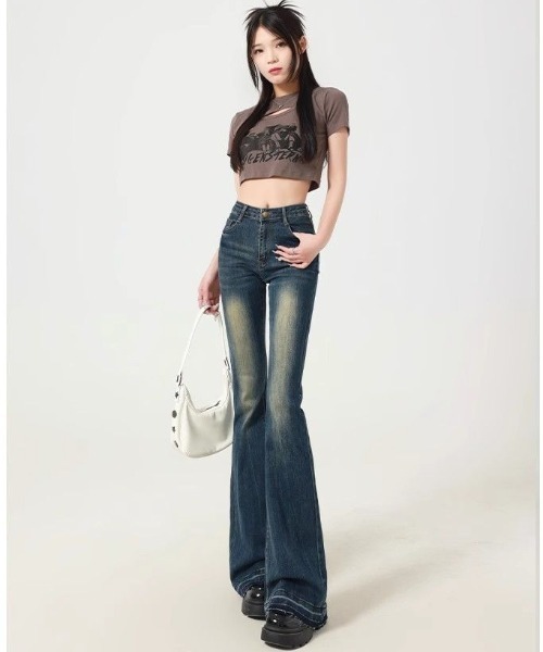 semuse(セミューズ)の「バック刺繍フレアデニムパンツ(デニムパンツ・レディース・ブルー・M/S)」の2枚目の写真