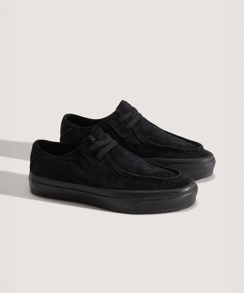 VANS(バンズ)の「VANS PREMIUM SF モック ロー / LX Carver Low BLACK/BLACK VN000Z3XBKA1(モカシン/デッキシューズ・メンズ・ブラック・10/9.5/6.5/12/11.5/11/10.5/6/5.5/5/4.5/4/9/8.5/8/7.5/7)」の2枚目の写真