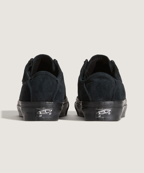VANS(バンズ)の「VANS PREMIUM SF モック ロー / LX Carver Low BLACK/BLACK VN000Z3XBKA1(モカシン/デッキシューズ・メンズ・ブラック・10/9.5/6.5/12/11.5/11/10.5/6/5.5/5/4.5/4/9/8.5/8/7.5/7)」の4枚目の写真