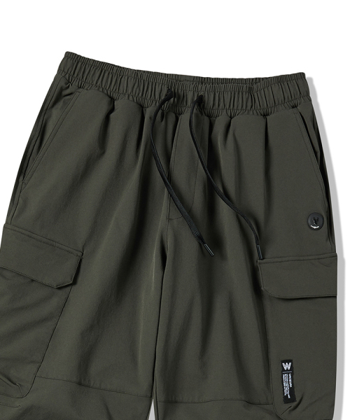 LIFE WORK（ライフワーク）の「L1 コイン ワッペン パネル カーゴ ジョガーパンツ（スウェットパンツ・レディース・ブラック/ダークカーキ・LARGE/MEDIUM）」の5枚目の写真