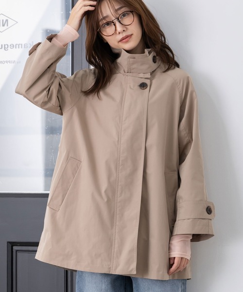 MAISONCOMFY (メゾンコンフィ)の「【スタンドAラインコート】きちんと感と上品さを兼ね備えた後ろ姿まで美しいAラインコート(トレンチコート・レディース・ブラック/ベージュ・FREE)」の1枚目の写真