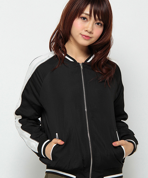 VENCEEXCHANGE(ヴァンスエクスチェンジ)の「袖切替サテンスカジャン (スカジャン・レディース・ブラック/ライトピンク・MEDIUM)」の2枚目の写真