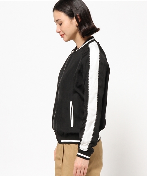 VENCEEXCHANGE(ヴァンスエクスチェンジ)の「袖切替サテンスカジャン (スカジャン・レディース・ブラック/ライトピンク・MEDIUM)」の4枚目の写真