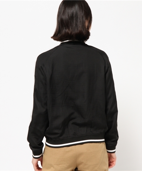 VENCEEXCHANGE(ヴァンスエクスチェンジ)の「袖切替サテンスカジャン (スカジャン・レディース・ブラック/ライトピンク・MEDIUM)」の5枚目の写真