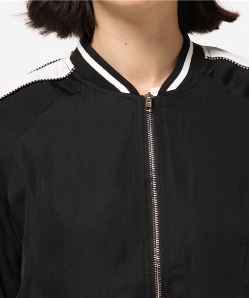 VENCEEXCHANGE(ヴァンスエクスチェンジ)の「袖切替サテンスカジャン (スカジャン・レディース・ブラック/ライトピンク・MEDIUM)」の6枚目の写真