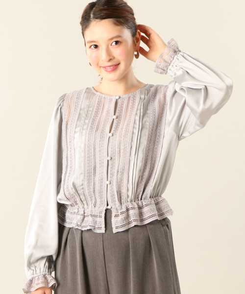 mystic（ミスティック）の「レース使い長袖ブラウス（シャツ/ブラウス・レディース・キャメル/オフホワイト/グレー/ブラック・FREE）」の4枚目の写真