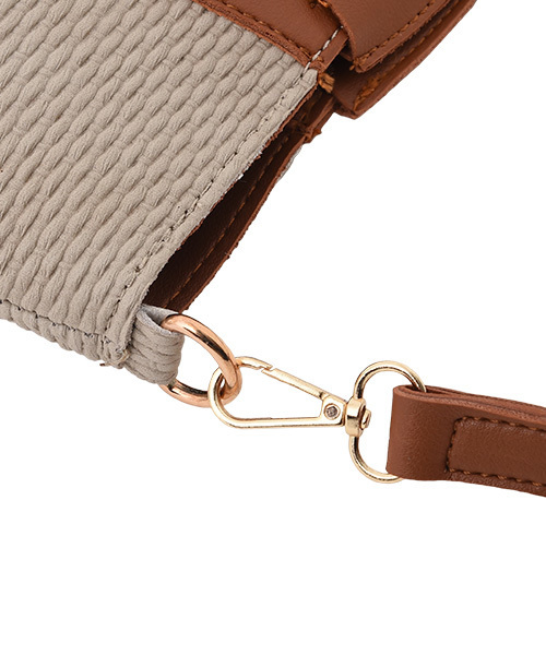 Eldia'lu（エルディアル）の「スクエアバイカラー2wayバッグ（クラッチバッグ・レディース・ブラック/ベージュ・FREE）」の7枚目の写真