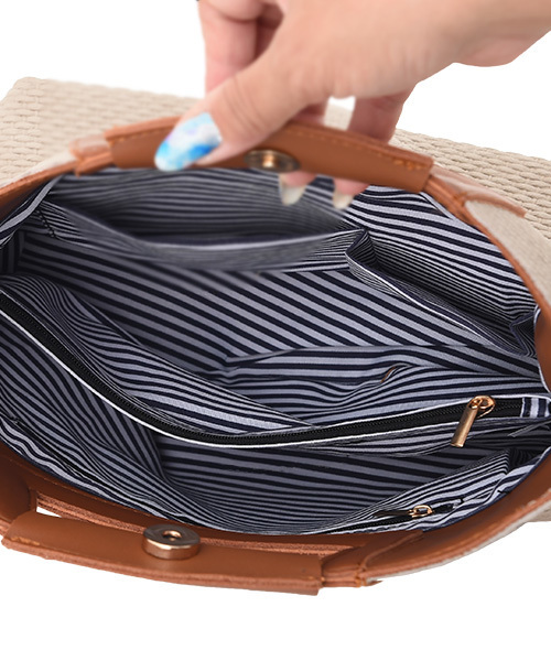 Eldia'lu（エルディアル）の「スクエアバイカラー2wayバッグ（クラッチバッグ・レディース・ブラック/ベージュ・FREE）」の3枚目の写真