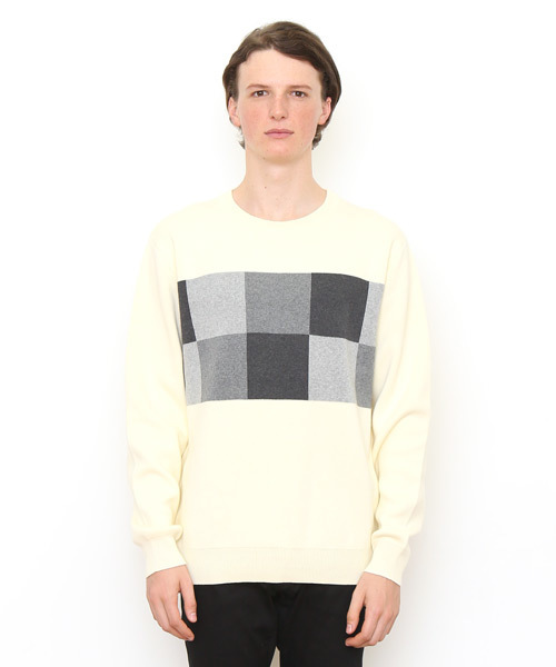 Design Tshirts Store graniph（デザイン　ティーシャツ　ストア　グラニフ）の「ヘヴィーウェイトチェックラインニット（ニット/セーター・メンズ・オフホワイト・LARGE/SMALL/MEDIUM）」の7枚目の写真