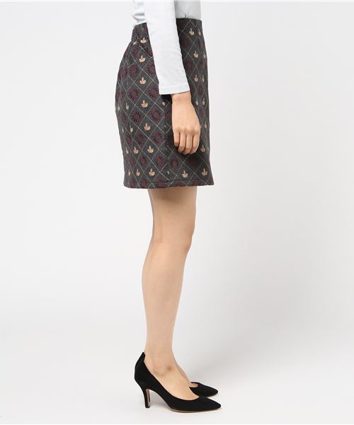 archives（アルシーヴ）の「レトロ刺繍台形スカート（スカート・レディース・チャコールグレー/ベージュ/ワイン・MEDIUM）」の4枚目の写真