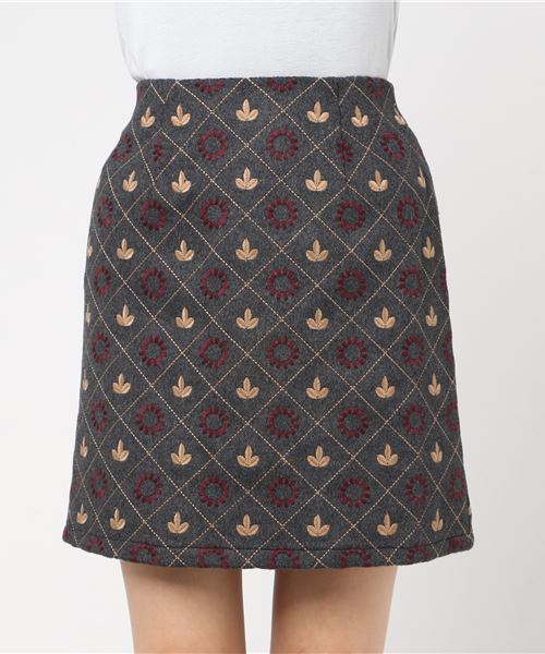 archives（アルシーヴ）の「レトロ刺繍台形スカート（スカート・レディース・チャコールグレー/ベージュ/ワイン・MEDIUM）」の6枚目の写真