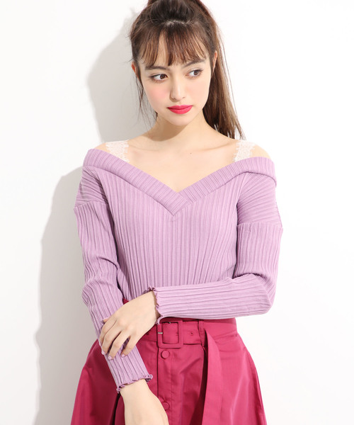 one after another NICE CLAUP(ワンアフターアナザーナイスクラップ)の「Vあき肩レーストップス(Tシャツ/カットソー・レディース・ブラック/パープル/グレー/オフホワイト・フリー)」の1枚目の写真