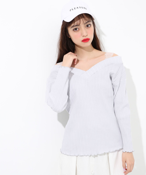 one after another NICE CLAUP(ワンアフターアナザーナイスクラップ)の「Vあき肩レーストップス(Tシャツ/カットソー・レディース・ブラック/パープル/グレー/オフホワイト・フリー)」の4枚目の写真