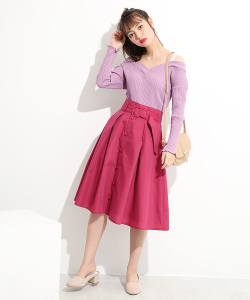 one after another NICE CLAUP(ワンアフターアナザーナイスクラップ)の「Vあき肩レーストップス(Tシャツ/カットソー・レディース・ブラック/パープル/グレー/オフホワイト・フリー)」の18枚目の写真