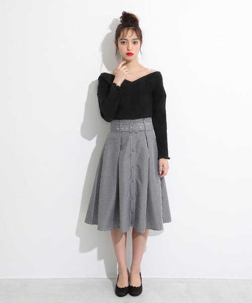 one after another NICE CLAUP(ワンアフターアナザーナイスクラップ)の「Vあき肩レーストップス(Tシャツ/カットソー・レディース・ブラック/パープル/グレー/オフホワイト・フリー)」の17枚目の写真