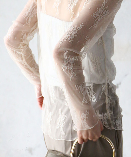 cawaii(カワイイ)の「ハイネック シアーレース刺繍トップス(シャツ/ブラウス・レディース・ベージュ/ブラック・M/XL/L)」の3枚目の写真