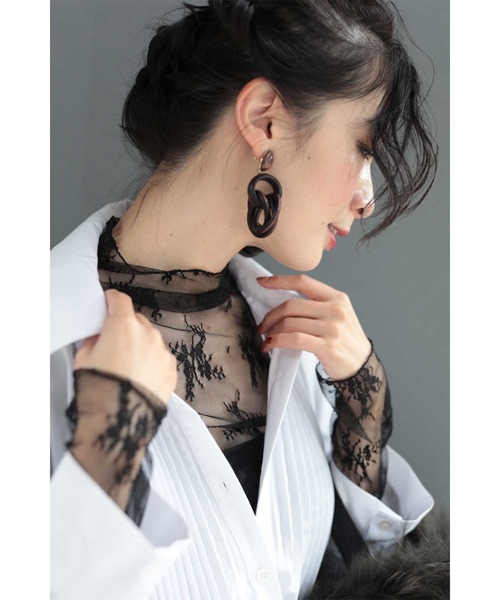 cawaii(カワイイ)の「ハイネック シアーレース刺繍トップス(シャツ/ブラウス・レディース・ベージュ/ブラック・M/XL/L)」の16枚目の写真