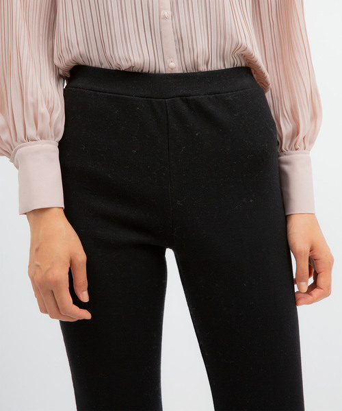 UNITED TOKYO（ユナイテッドトウキョウ）の「サイドホックリブフレアパンツ（その他パンツ・レディース・ブラック/ベージュ・1）」の10枚目の写真