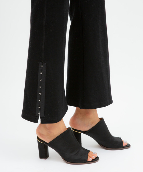 UNITED TOKYO（ユナイテッドトウキョウ）の「サイドホックリブフレアパンツ（その他パンツ・レディース・ブラック/ベージュ・1）」の11枚目の写真