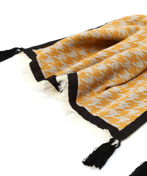 TOPKAPI（トプカピ）の「タッセル付きジャカードストール（ストール/ショール・レディース・チャコールグレー/マスタード・FREE）」の6枚目の写真