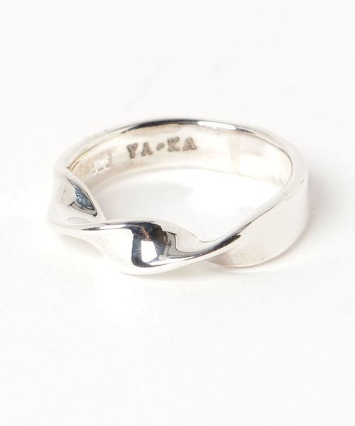 YArKA（ヤーカ）の「【YArKA/ヤーカ】silver925 1twist 4mm ring[1-2-1]/ひねり4mmリング シルバー925（リング・レディース・ゴールド/シルバー・#9/#11/#13）」の5枚目の写真