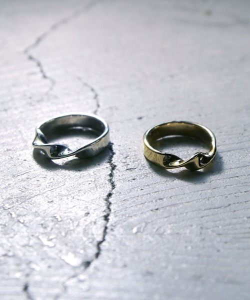 YArKA（ヤーカ）の「【YArKA/ヤーカ】silver925 1twist 4mm ring[1-2-1]/ひねり4mmリング シルバー925（リング・レディース・ゴールド/シルバー・#9/#11/#13）」の6枚目の写真