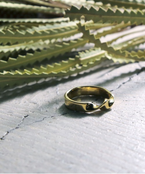 YArKA（ヤーカ）の「【YArKA/ヤーカ】silver925 1twist 4mm ring[1-2-1]/ひねり4mmリング シルバー925（リング・レディース・ゴールド/シルバー・#9/#11/#13）」の7枚目の写真