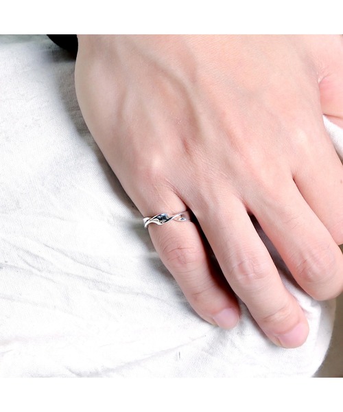 YArKA（ヤーカ）の「【YArKA/ヤーカ】silver925 1twist 4mm ring[1-2-1]/ひねり4mmリング シルバー925（リング・レディース・ゴールド/シルバー・#9/#11/#13）」の9枚目の写真
