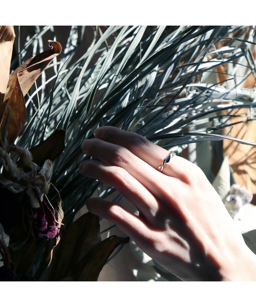 YArKA（ヤーカ）の「【YArKA/ヤーカ】silver925 1twist 4mm ring[1-2-1]/ひねり4mmリング シルバー925（リング・レディース・ゴールド/シルバー・#9/#11/#13）」の14枚目の写真